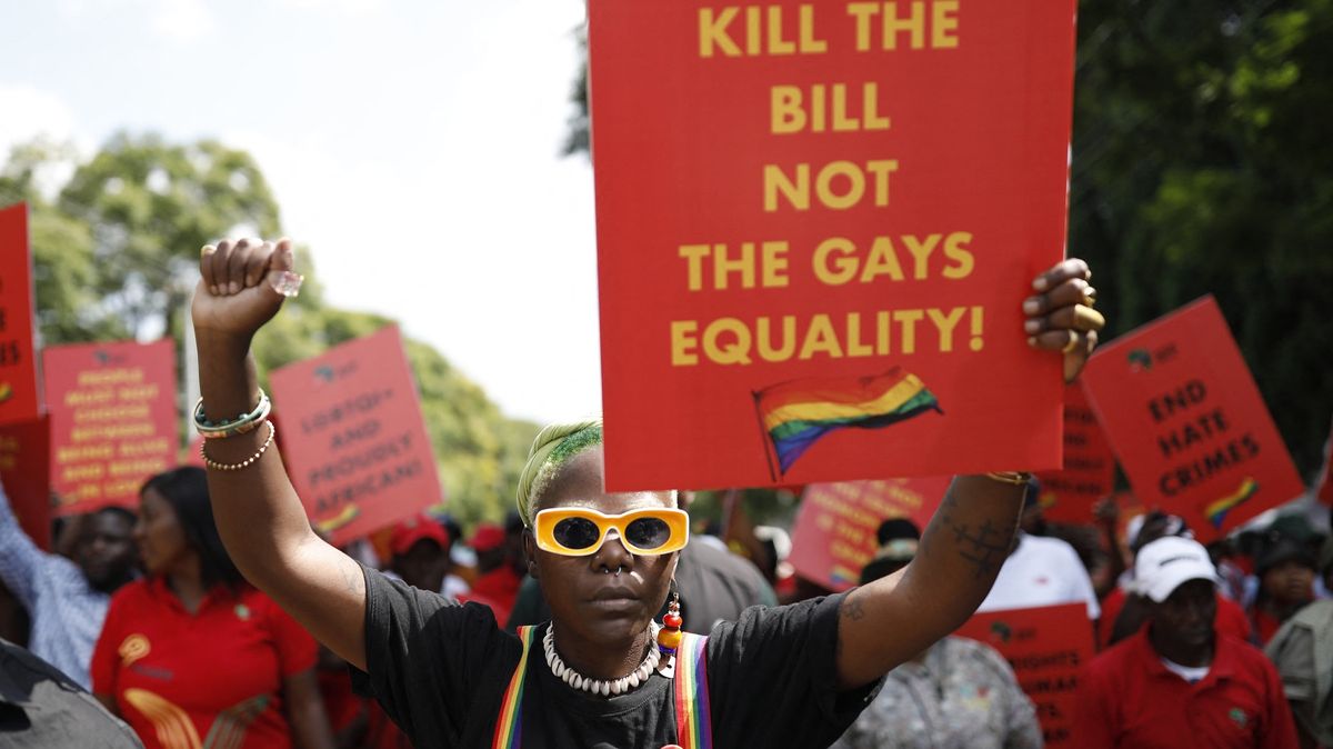 Postavení LGBTQ+ lidí v řadě afrických zemí se zhoršuje, mohou za to i církve